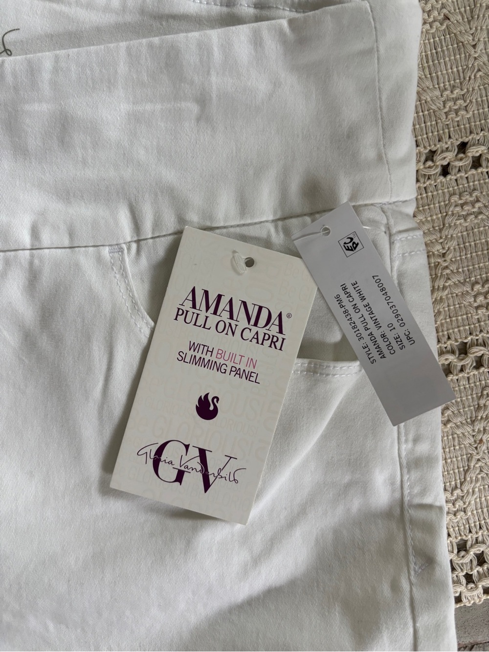 Gloria Vanderbilt White Ankle Crop Jeans - Picture 2 of 8